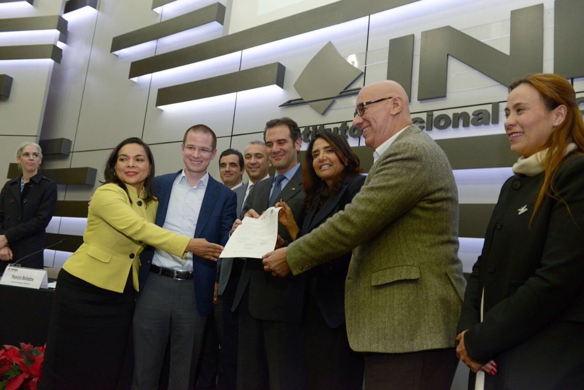 Frente registra coalición ante el INE