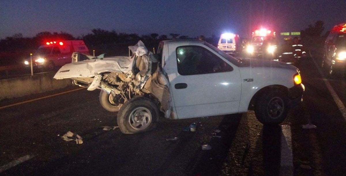 Accidente en autopista de Jalisco deja 13 personas lesionadas Accidente en autopista de Jalisco deja 13 personas lesionadas