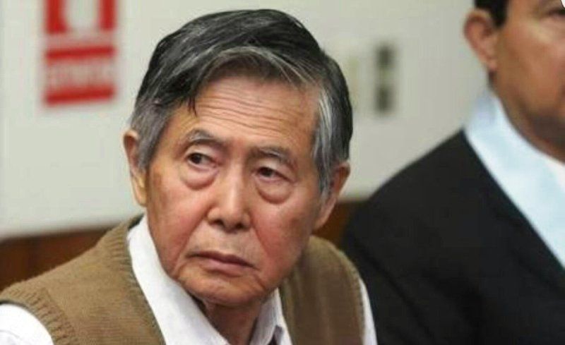 Presidente de Perú concede indulto a Fujimori
