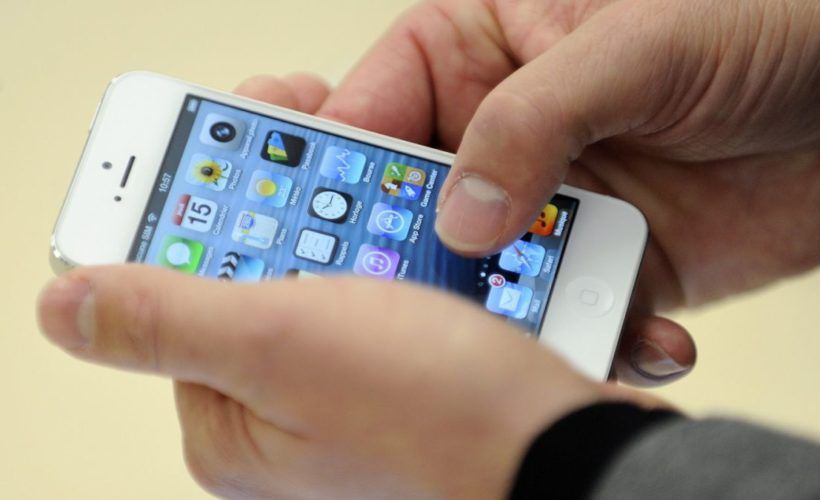 Apple se disculpa y baja el precio de batería de repuesto en iPhones