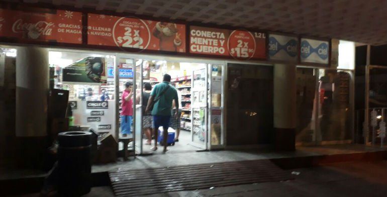 Ladrones asaltan tienda y camión en Acapulco