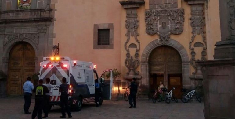 Mujer abandona a bebé en iglesia de Querétaro Mujer abandona a bebé en iglesia de Querétaro