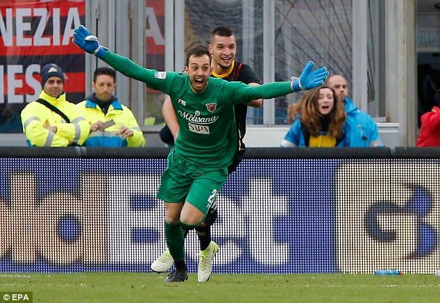 #Video Gol de portero del Benevento contra el Milan