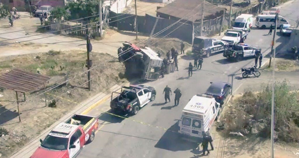 Vuelca camión que transportaba gas LP en Chicoloapan