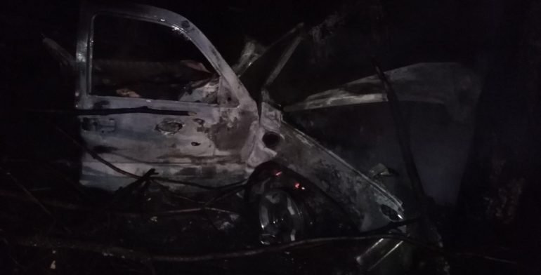 Explota camioneta con pirotecnia en Michoacán. Hay cuatro muertos