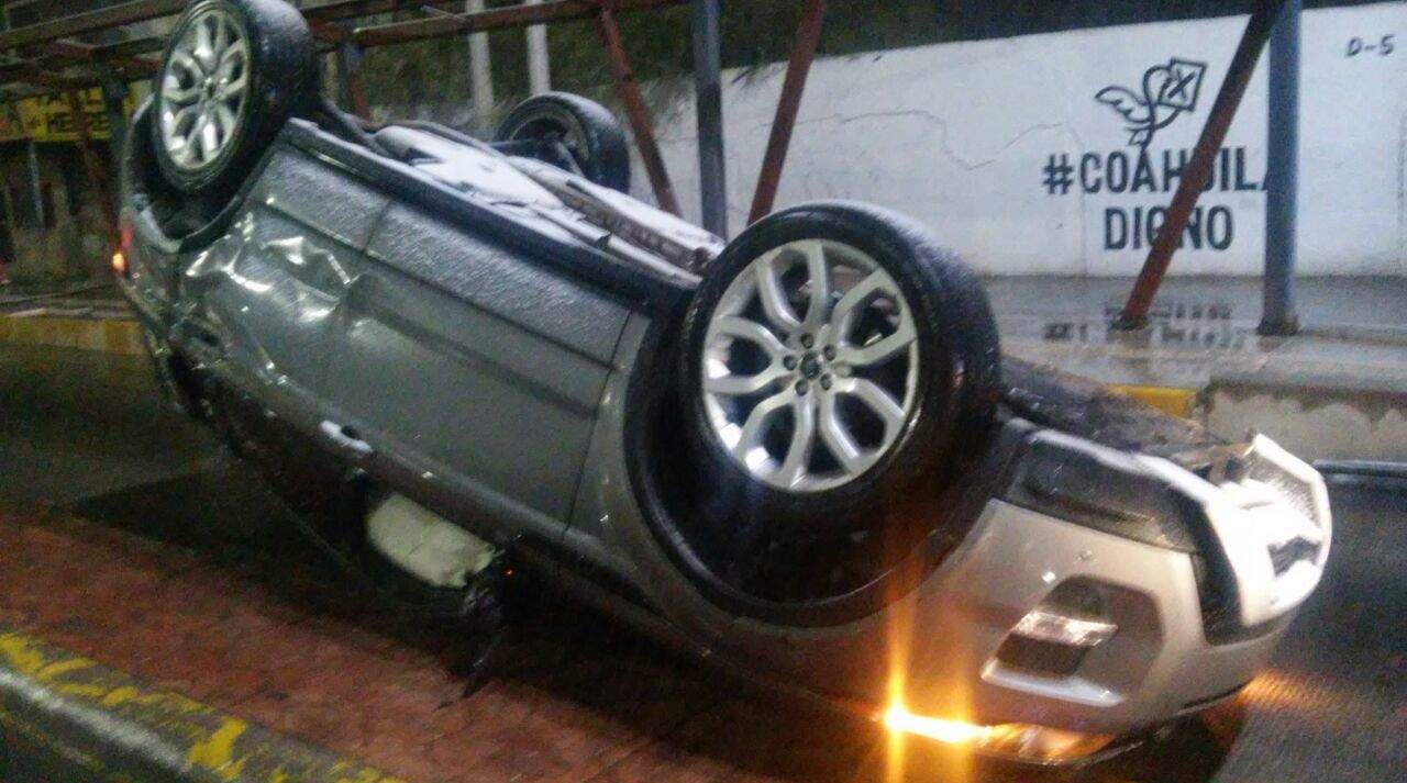 Hallan camioneta de Marc Crosas volcada y abandonada en Torreón