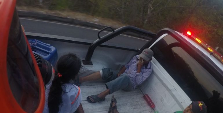 Accidente deja 10 campesinos heridos en límites de Colima y Michoacán Accidente deja 10 campesinos heridos en límites de Colima y Michoacán