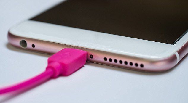El 98 por ciento de cargadores ‘piratas’ de iPhone pueden provocar descargas eléctricas letales
