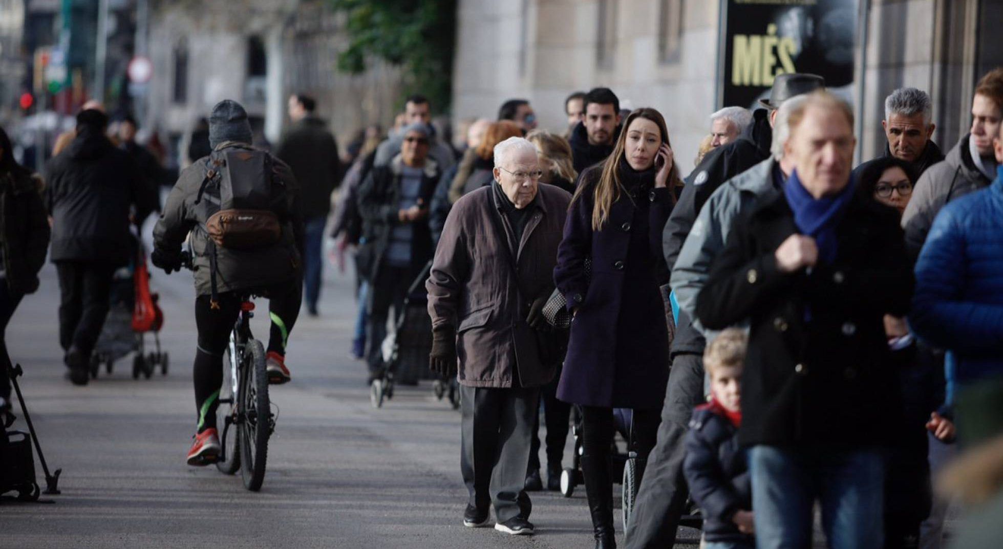 Catalanes votan este jueves para elegir nuevo Parlamento