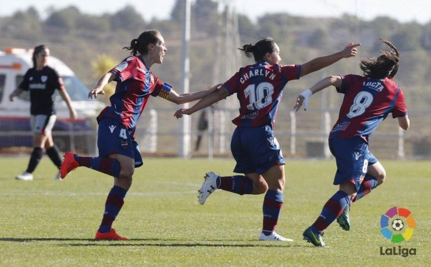 Gol de Charlyn Corral es el mejor del año en la liga española