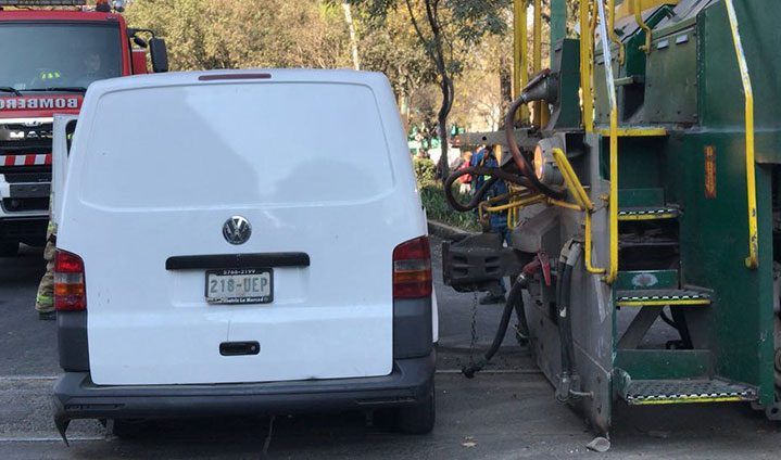 Choque entre tren y camioneta de carga deja una persona lesionada