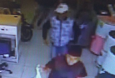 Detienen a dos por asalto en Coppel de Iztacalco