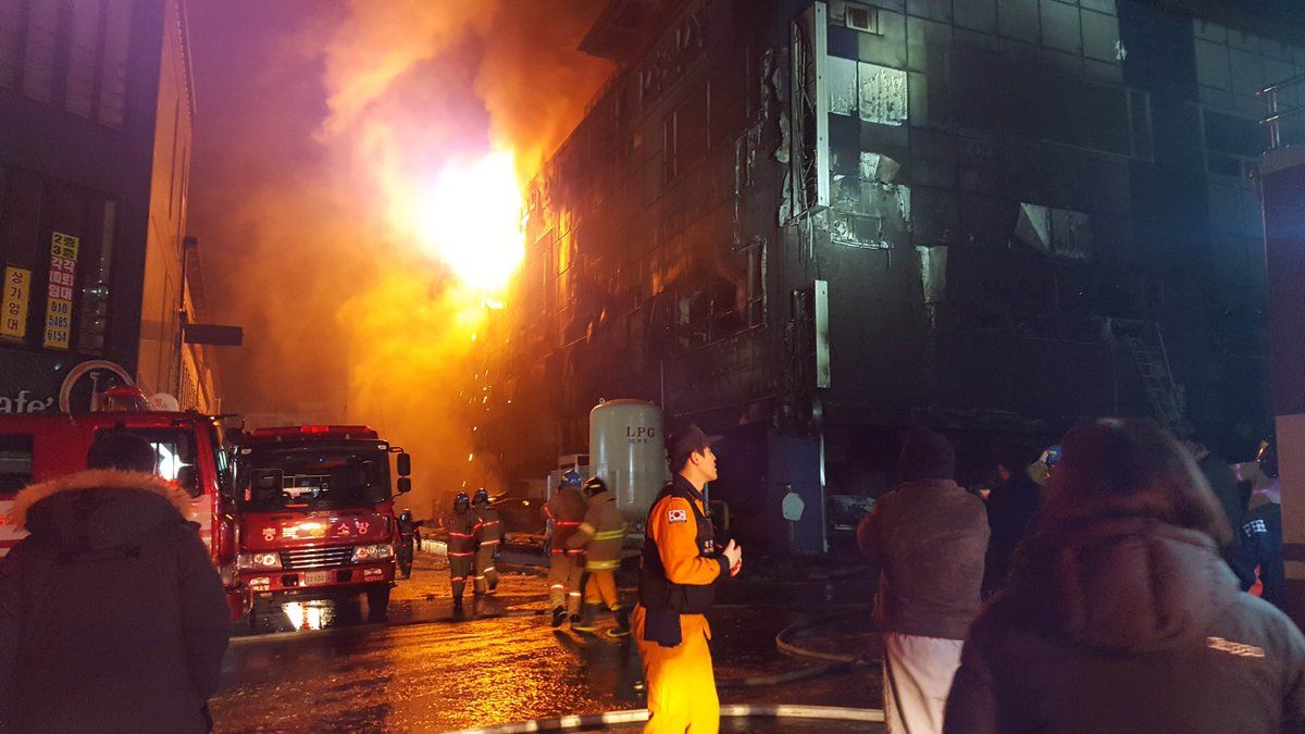 Incendio en Corea del Sur mata a 29 personas