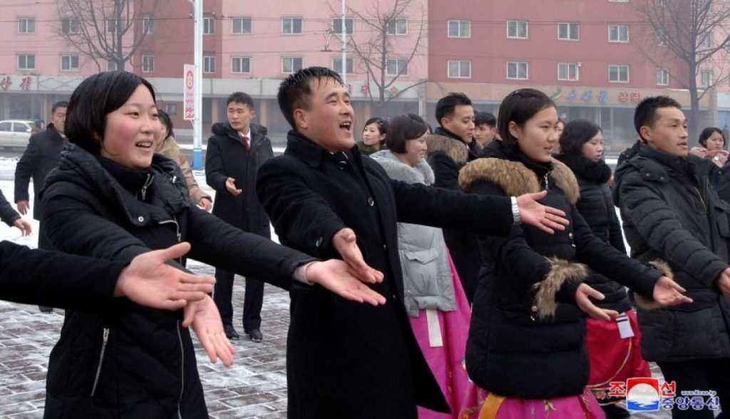 Kim Jong-un prohibió la Navidad, ahora celebran el onomástico de su abuela - cr3-1024x588