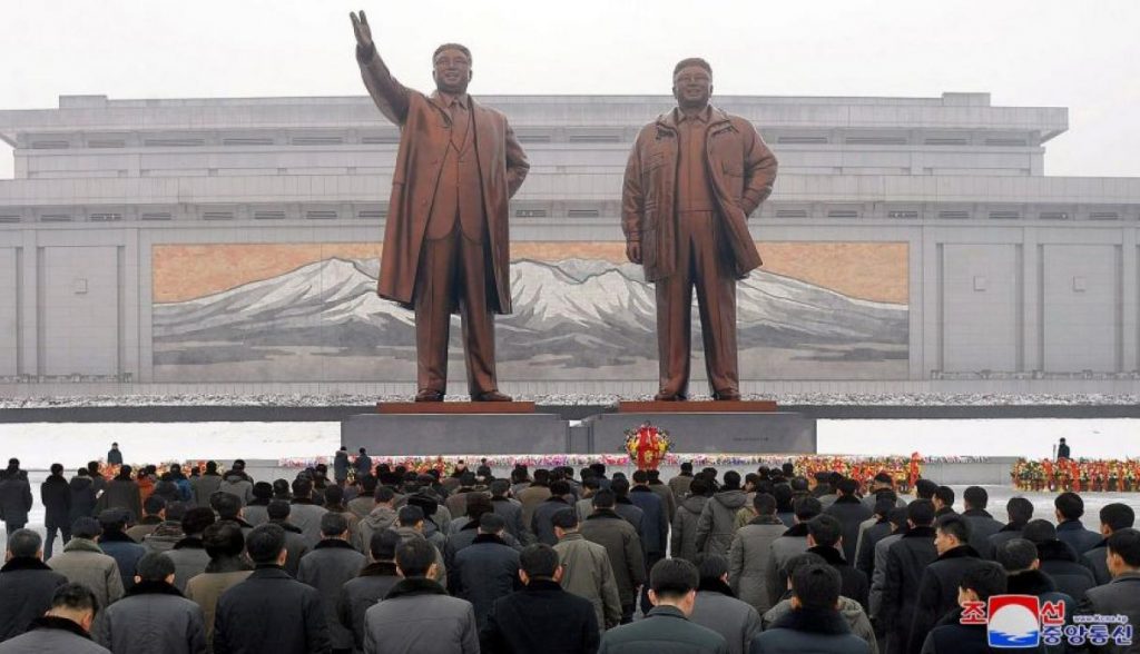 Kim Jong-un prohibió la Navidad, ahora celebran el onomástico de su abuela - cr6-1024x588