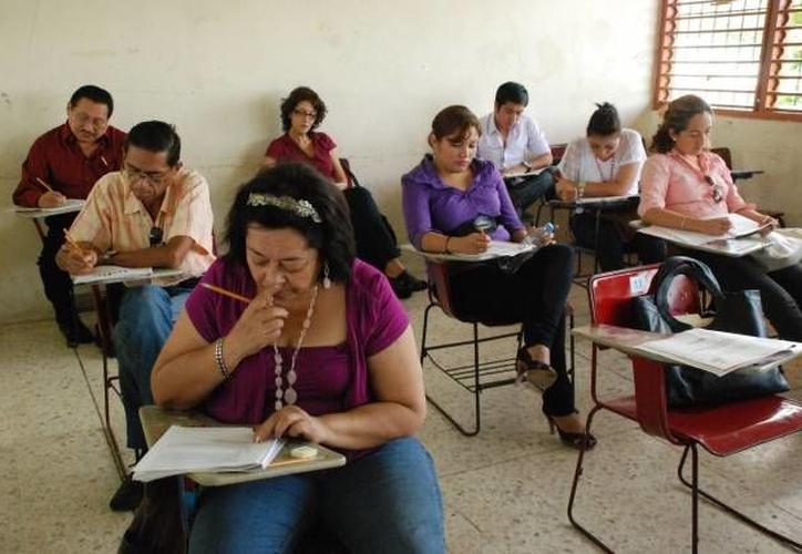 Al menos el 83 por ciento de profesores participan por plazas en Chiapas - curso-maestros