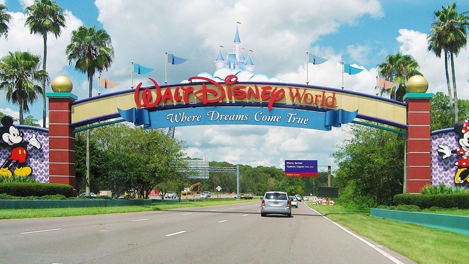 Disney sube precios de entrada a sus parques