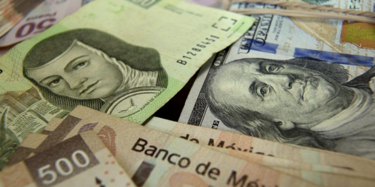 Dólar alcanza los 20.25 pesos en ventanilla