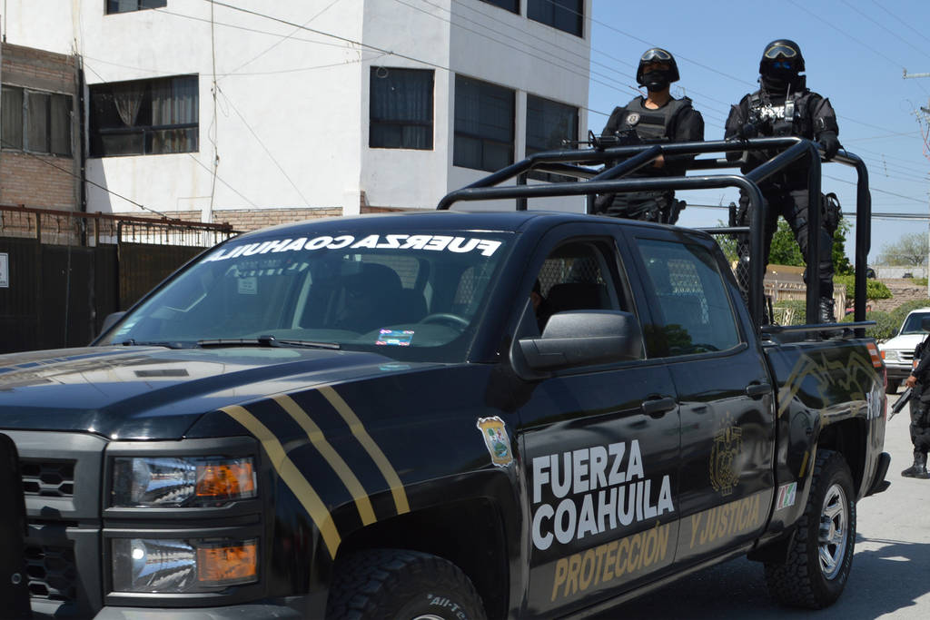 Policías de Coahuila exigen pagos de hasta 100 dólares a paisanos