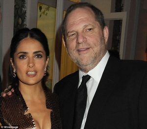 Anulan uno de los seis cargos contra Harvey Weinstein - hayek-weinstein-300x263