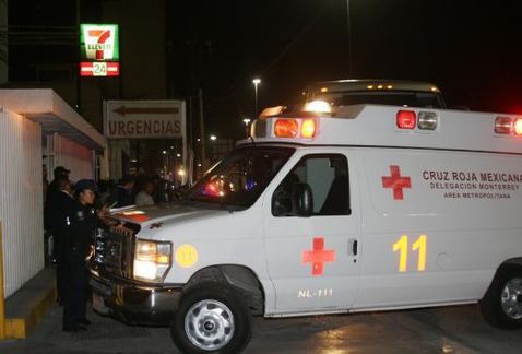 Muere hombre fuera del ISSSTE tras negarle atención en Monterrey