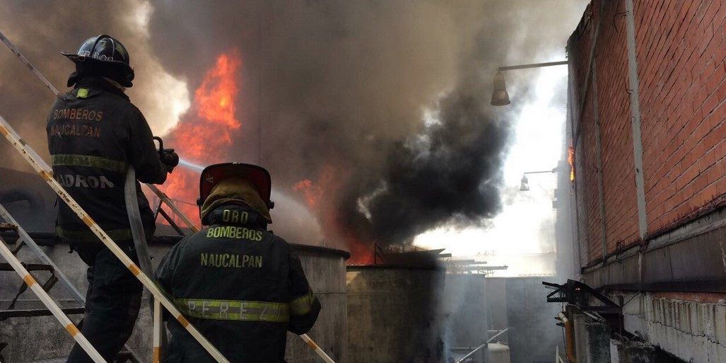 Se incendia bodega en Naucalpan