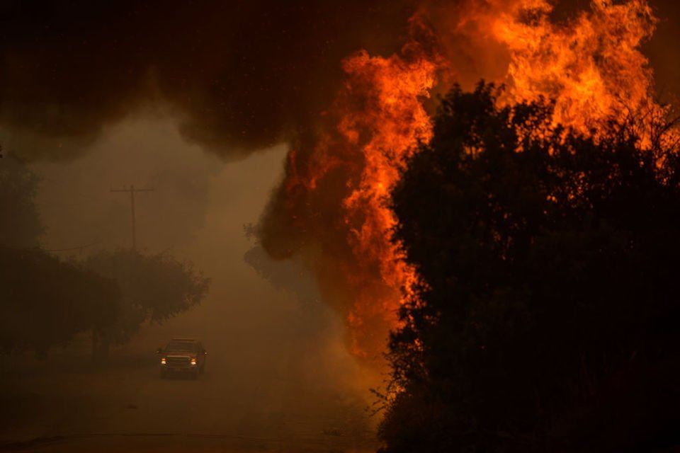 Emiten órdenes de evacuación por incendios en California Emiten órdenes de evacuación por incendios en California