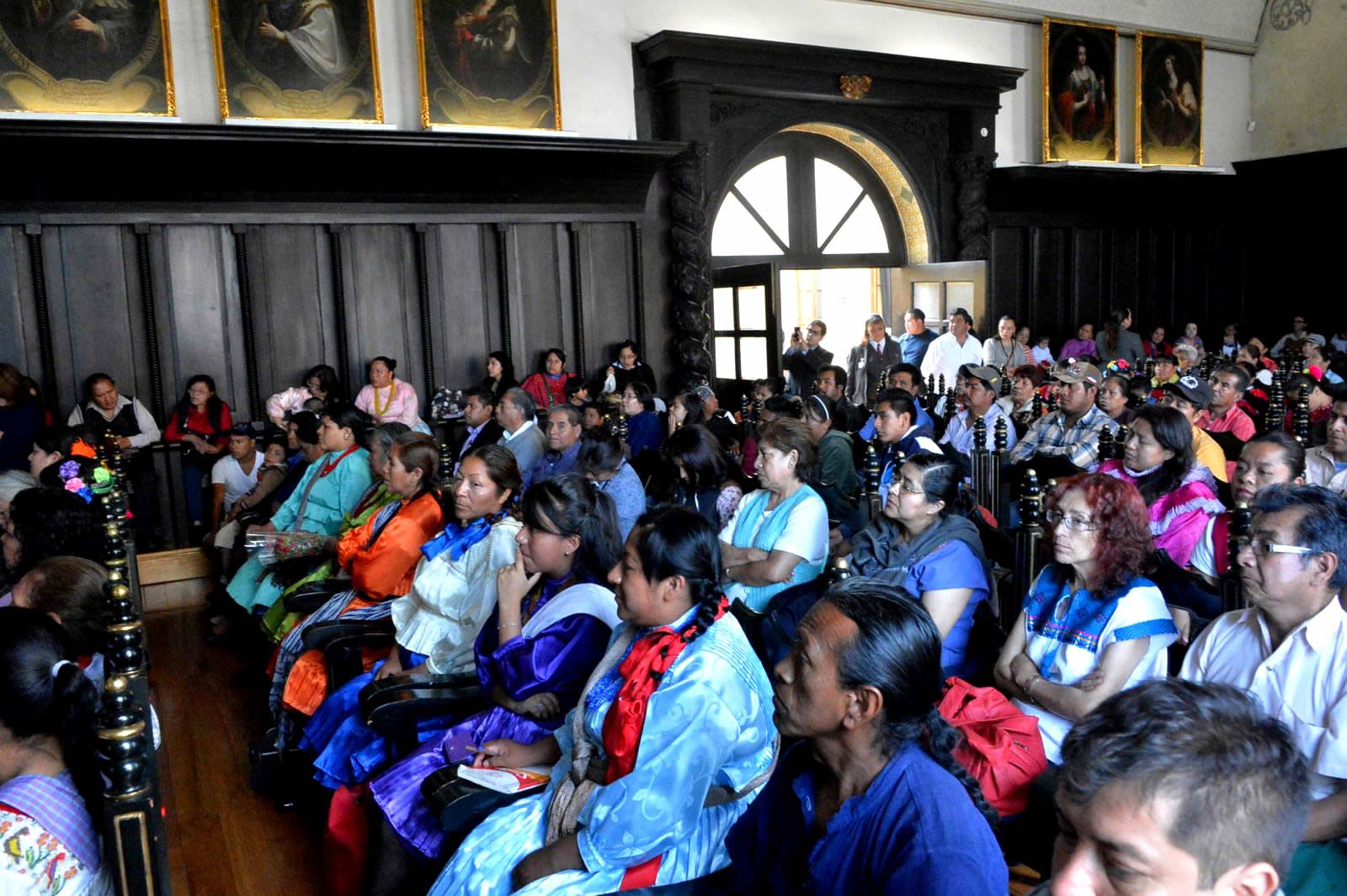 Alrededor de 129 mil capitalinos hablan lenguas indígenas