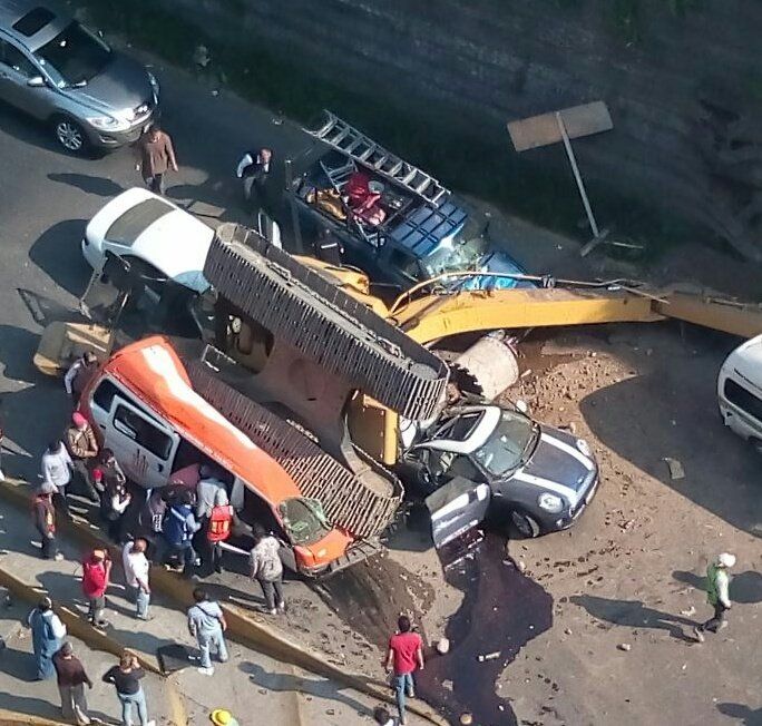 Dan de alta a cinco tras accidente en Interlomas