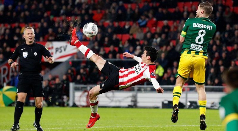 Chucky Lozano, entre las promesas del futbol a seguir en 2018