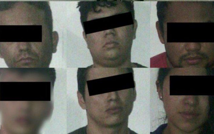 Detienen a cinco hombres y una mujer con dos armas de fuego