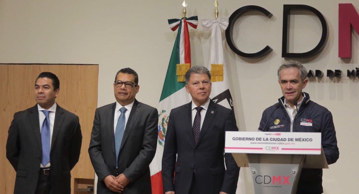 Mancera presenta y toma protesta a nuevos secretarios y consejero