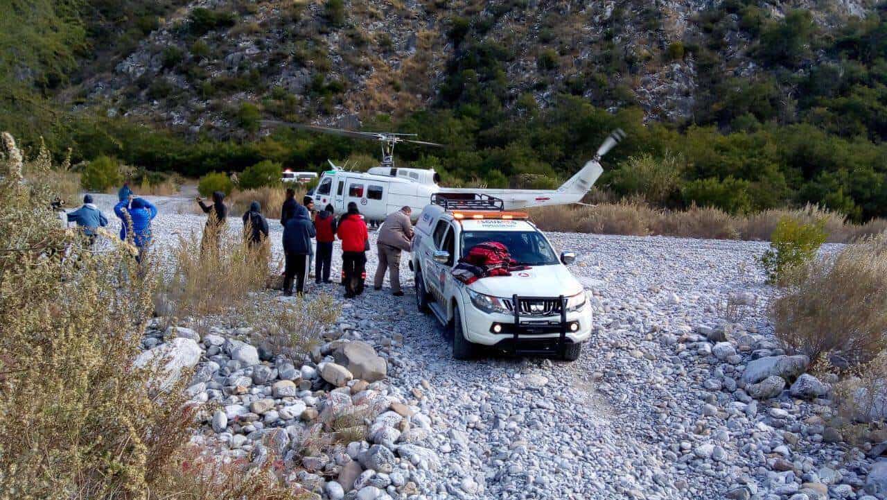 Rescatan a 12 maratonistas de montaña en Nuevo León