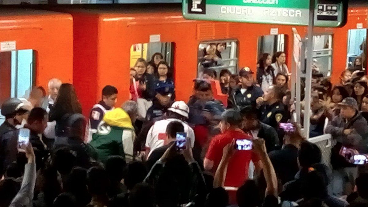 Balean en la cabeza a pasajero en el Metro