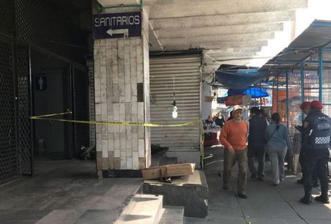 Hombre en situación de calle muere por hipotermia en Metro Tacuba