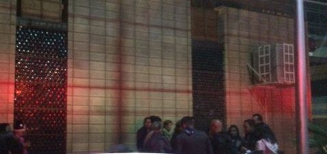 Hombre cae desde terraza de bar en Torreón