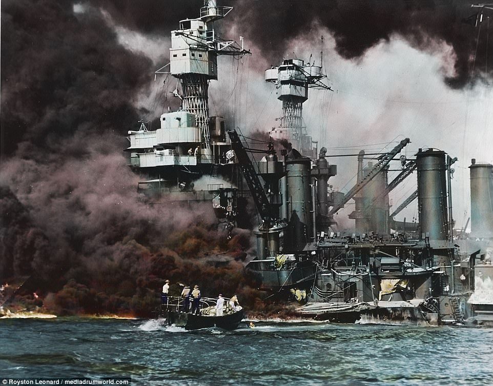 Muestran fotografías a color del ataque a Pearl Harbor