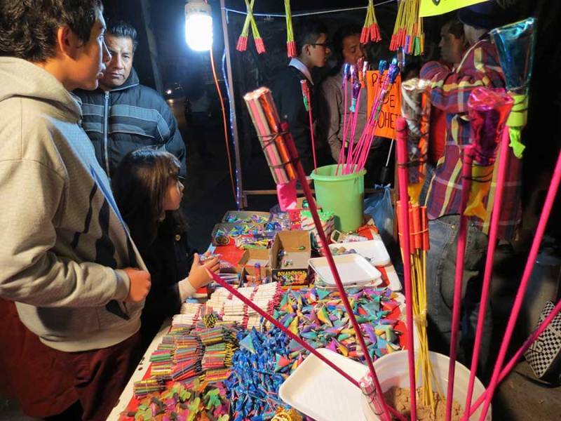 Pirotecnia deja dedos amputados y una decena de incendios en Oaxaca