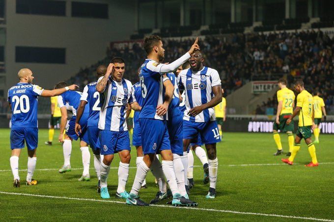 Reyes anota y Corona da asistencia en victoria del Porto