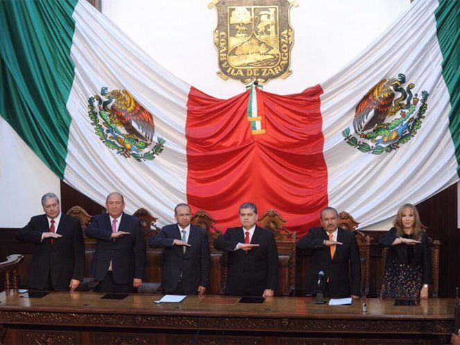 Miguel Ángel Riquelme toma posesión como gobernador de Coahuila