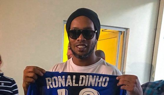Ronaldinho podría ser candidato a senador en Brasil