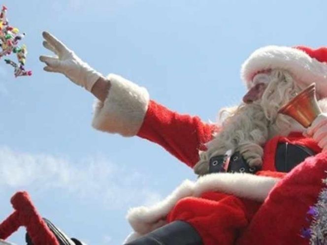 #Viral Niños apedrean a Santa Claus en Brasil