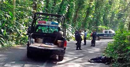 Asalto a camioneta de Prospera deja dos policías muertos en Tabasco