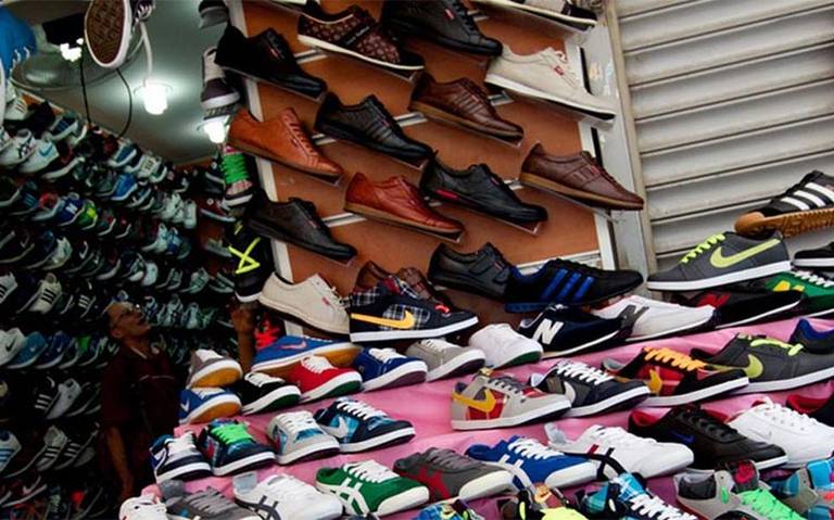 Aseguran 13 toneladas de tenis pirata en Guadalajara