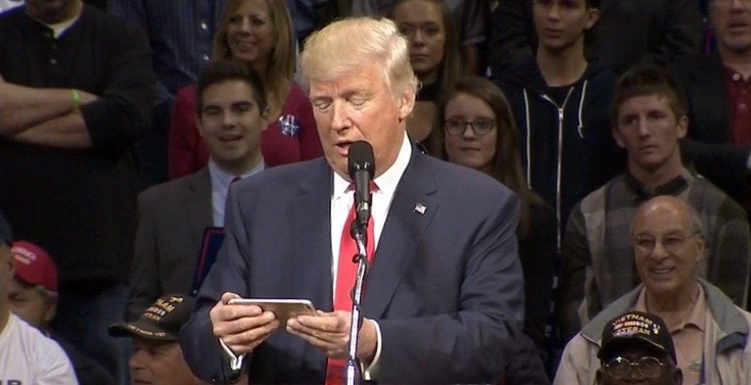 Mujer en Inglaterra exige disculpa tras error en tuit de Trump