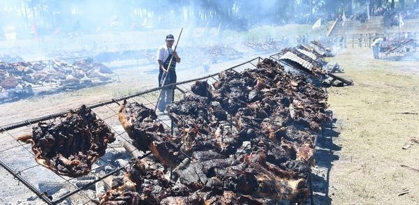 Uruguay bate el Récord Guinness del asado de carne más grande del mundo