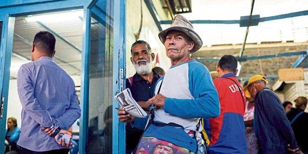 Ingresos de fin de año de venezolanos solo alcanzará para comprar alimentos