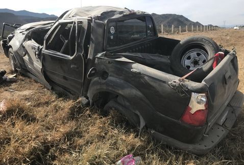 Volcadura en carretera Saltillo-Torreón deja cinco lesionados