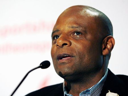 Demandan a exjugador de Halcones Marinos por acoso sexual