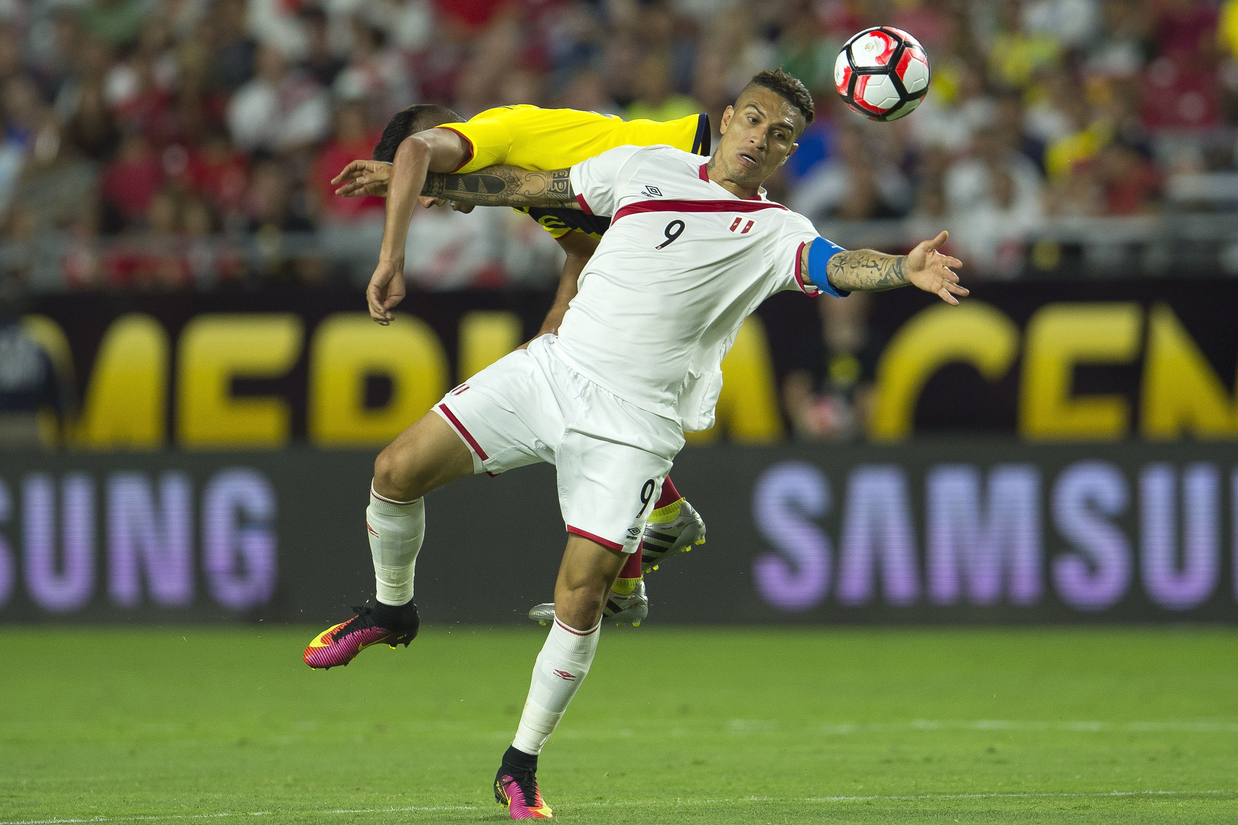 Flamengo suspende sueldo a Paolo Guerrero